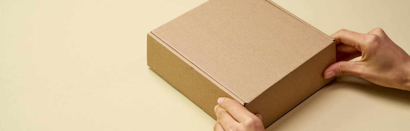 fashion closed clothing box