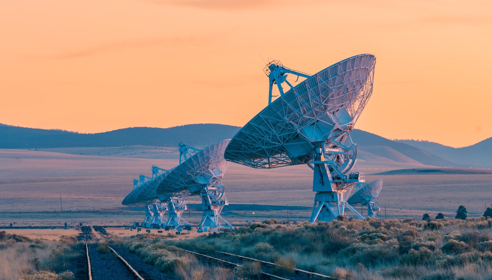 a group of satellite dishes