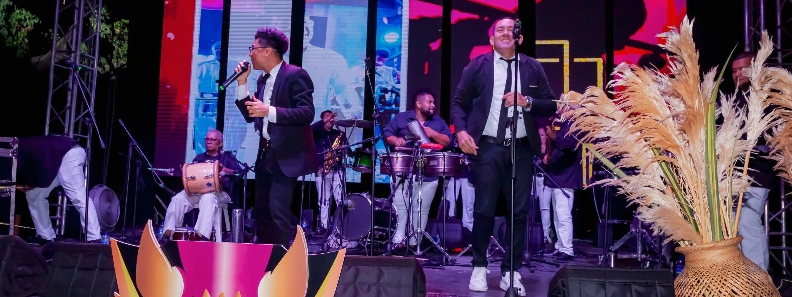 el carnaval se baila al frente del AC by Marriott Santa Marta6