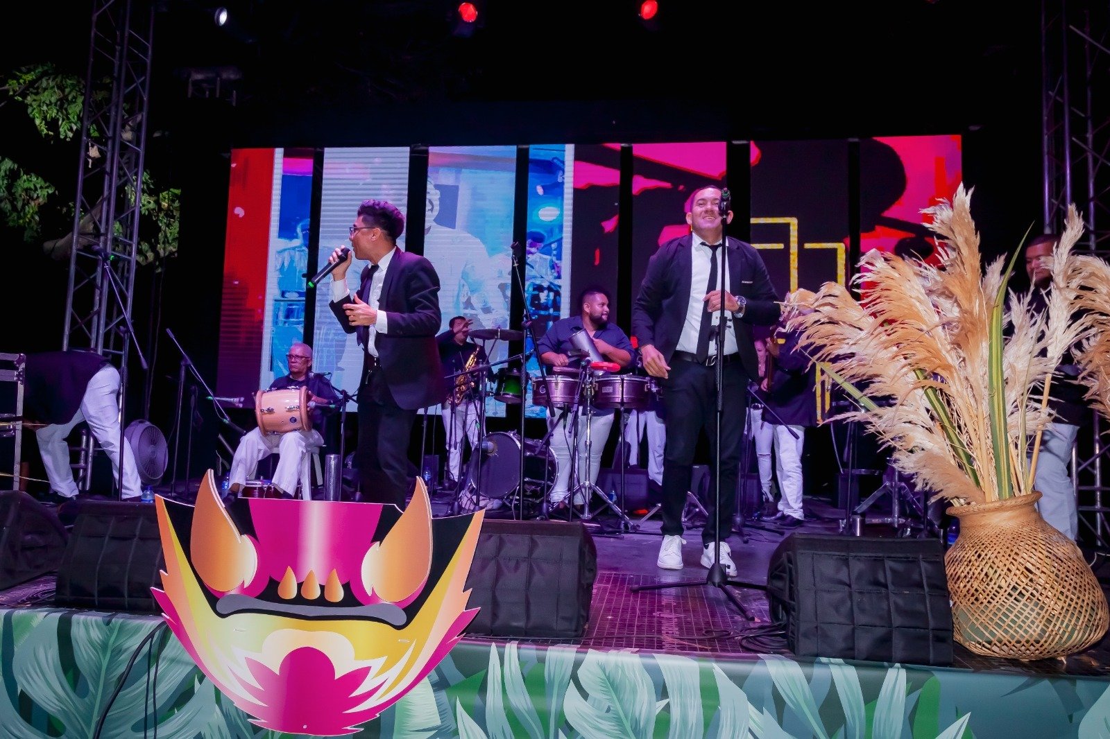 el carnaval se baila al frente del AC by Marriott Santa Marta6