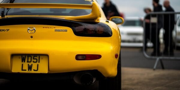 Este Mazda RX-7 modificado es una locura rotativa que Bosch admiraría