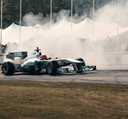 Norris responde a Verstappen: pilotos de F1 no tienen de qué quejarse con el auto 2026