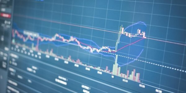 Capital.com ajusta horarios de trading: ¿Cómo afecta a los mercados de Japón, EAU y Grecia?