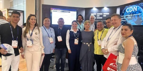 CEF Technology y UNA Colombia anuncian alianza para impulsar OTT UNAfy en AndinaLink 2026