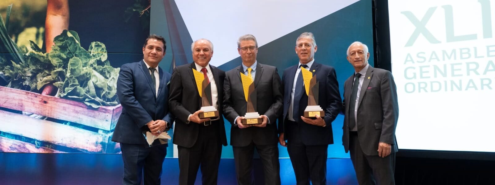 Agricultura Nacional (Dragón) gana su tercer Premio Nacional Agroalimentario y celebra 90 años