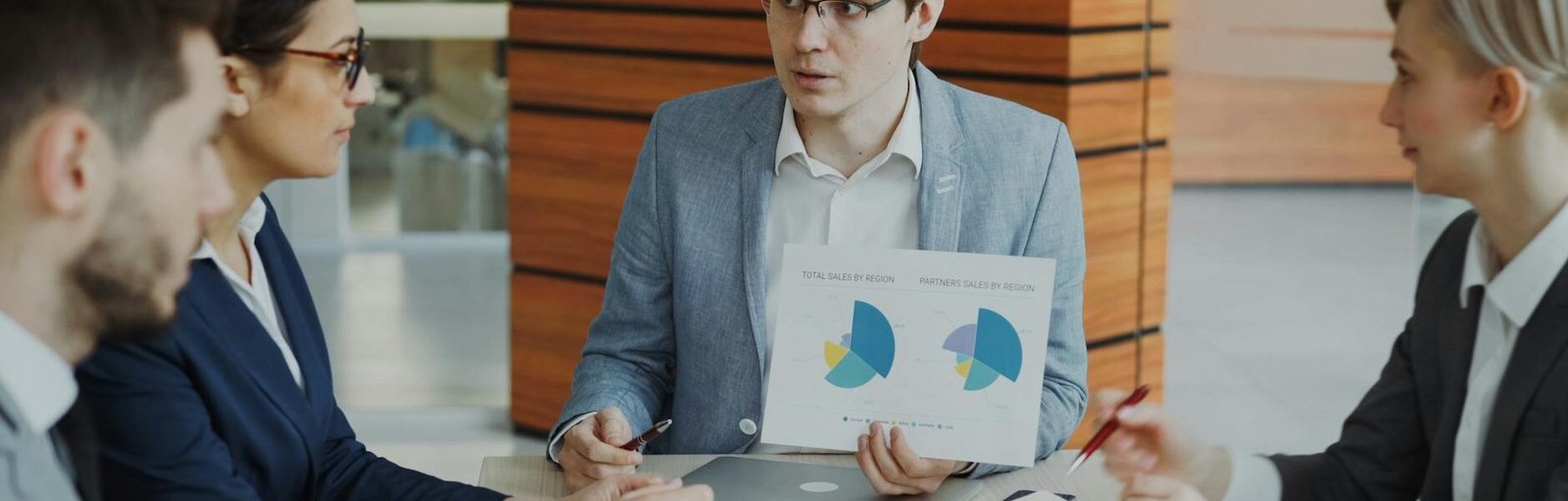 Empresarios pierden fe en la economía mexicana, aunque ven mejor al gobierno de Sheinbaum