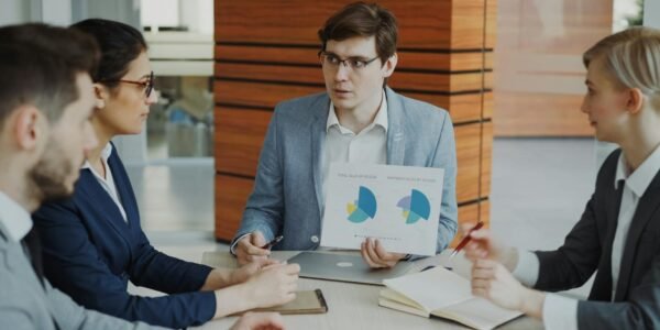 Empresarios pierden fe en la economía mexicana, aunque ven mejor al gobierno de Sheinbaum