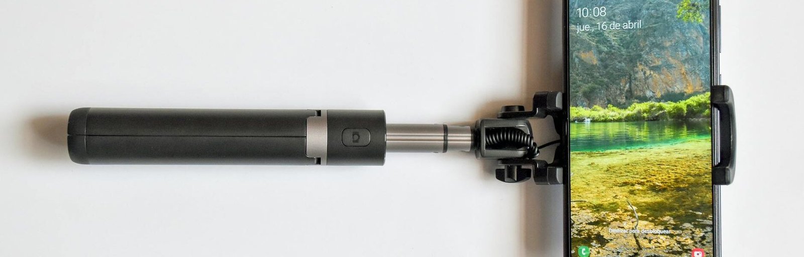 Dyson lanza HushJet™ Mini Cool, un ventilador portátil que pesa como un smartphone