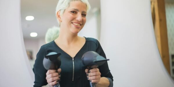 Dyson presenta Supersonic™ Travel: la secadora para quienes viven en movimiento