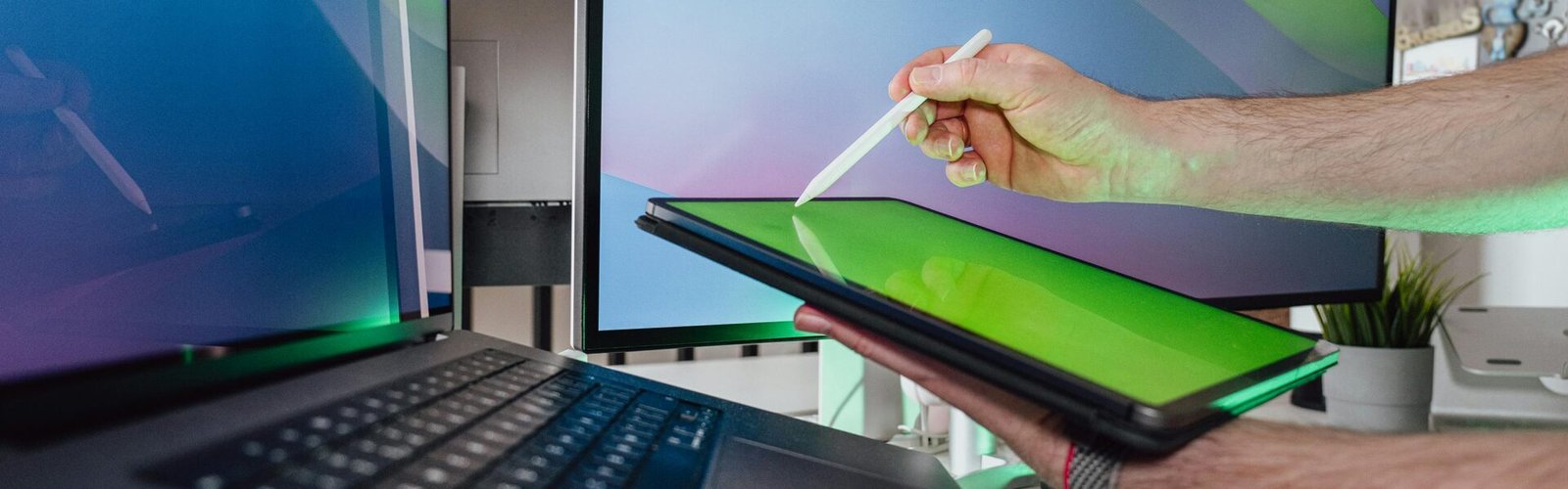 La IA ahorra más de una hora diaria a trabajadores mexicanos, pero la productividad no sube