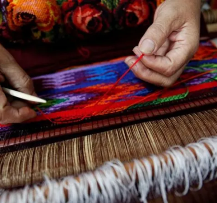 Proponen blindar legalmente los textiles indígenas contra el plagio en Baja California