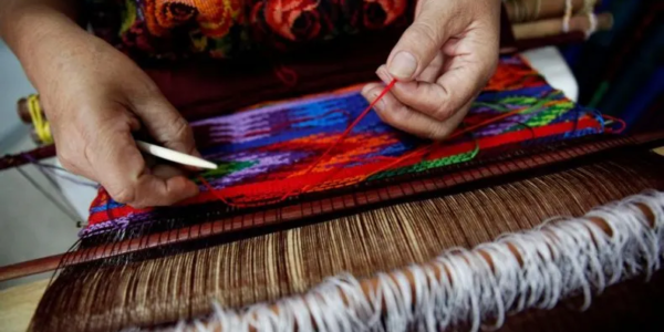Proponen blindar legalmente los textiles indígenas contra el plagio en Baja California