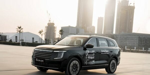 El SOUEAST S08 i-DM se roba las miradas en el Dubai Fashion Week