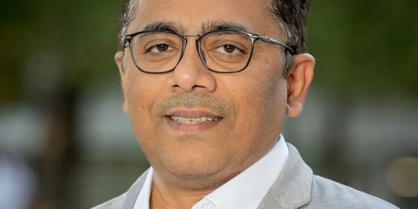 Pesticidas y microplásticos podrían estar creando superbacterias, advierte investigador del Tec