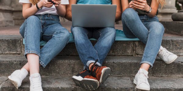 La inteligencia artificial y las redes sociales dominan el consumo digital de los jóvenes mexicanos