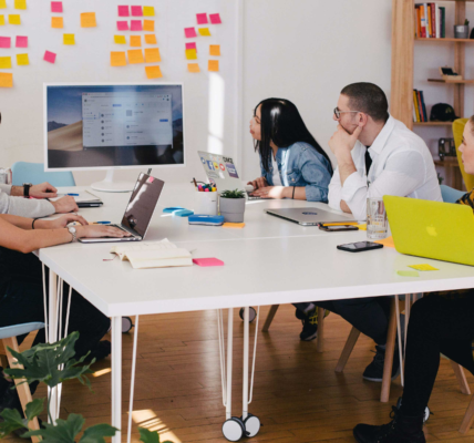 TripleTen y Liverpool se alían para impulsar talento UX/UI y empleo digital en México