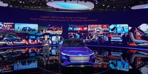 Geely presenta el Galaxy Light Concept y su primera plataforma todoterreno eléctrica en Auto China 2026
