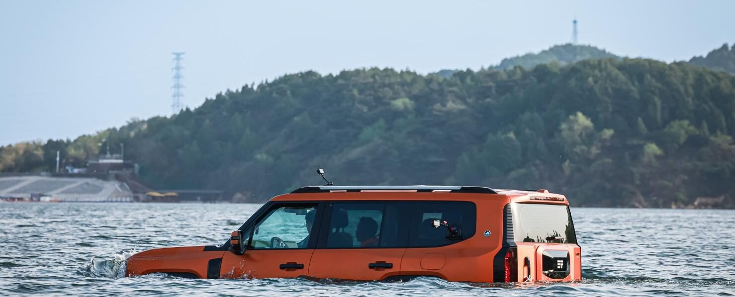 Jetour G700 ark edition desafía el agua en beijing con tecnología anfibia