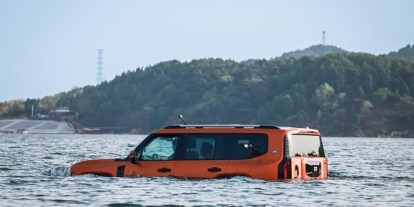 Jetour G700 ark edition desafía el agua en beijing con tecnología anfibia