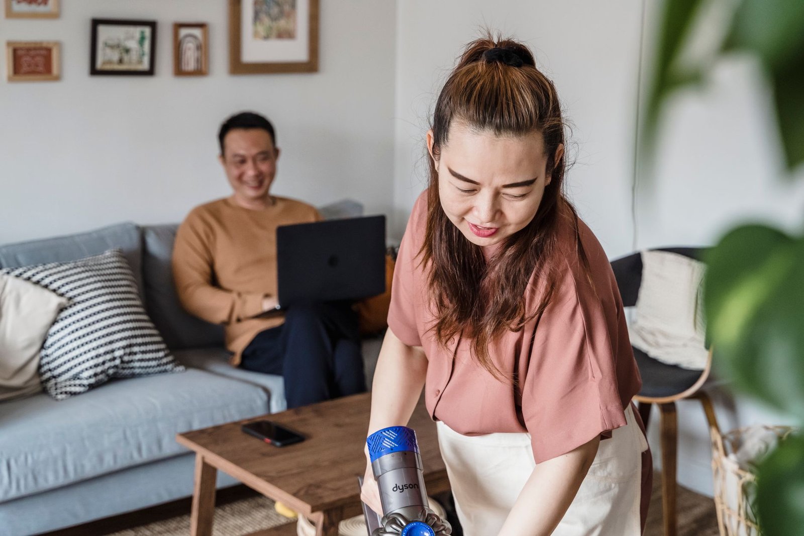 Dyson presenta PencilWash y HushJet para transformar las reuniones en casa