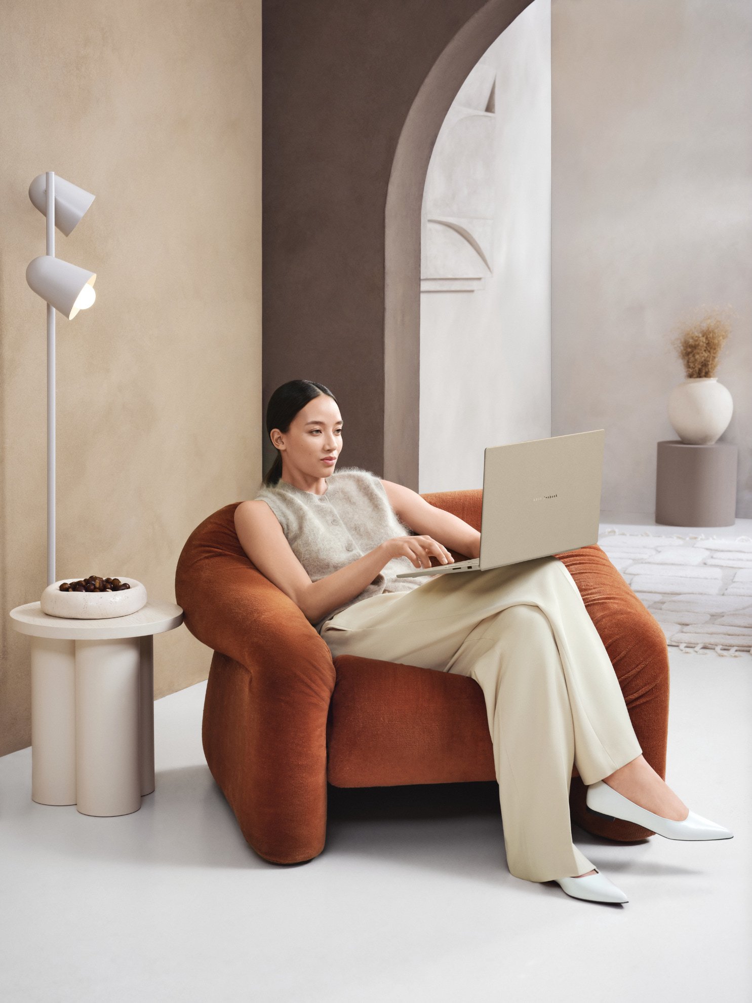 Asus Zenbook A16: productividad sin límites en un diseño ultraligero