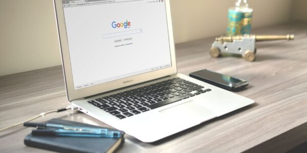 NotebookLM ahora es Gemini Notebook: Google renombra su asistente de investigación