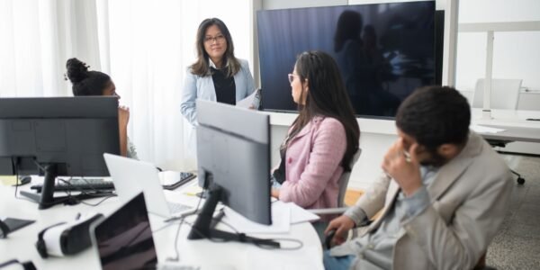 Seis cambios que redefinen el liderazgo empresarial según dec méxico