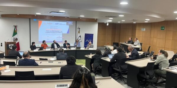 Incentivos, financiamiento y socialización, claves para impulsar el uso de IA en el aparato productivo del país