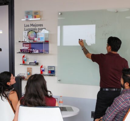 La demanda de ingenieros de datos crece un 32% y pone presión sobre el talento que necesitan las empresas para adoptar IA