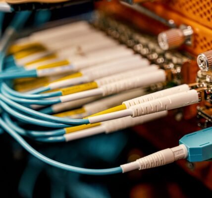 Tecnologías convergentes redefinen la estrategia empresarial, según líderes reunidos en Interconnected World 2026