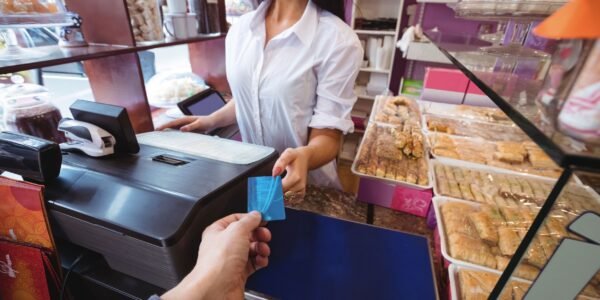Pago con tarjeta dispara 22% el ticket en tienditas
