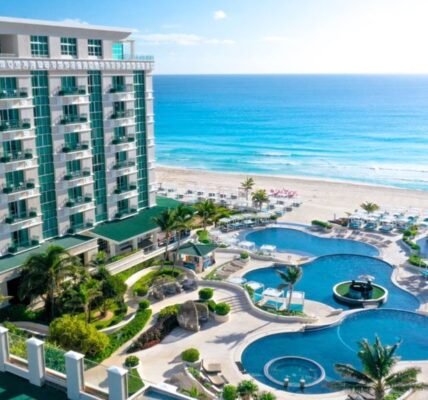 Sandos Hotels & Resorts celebra las Fiestas Patrias con su campaña "¡Viva México, Vive Sandos!"