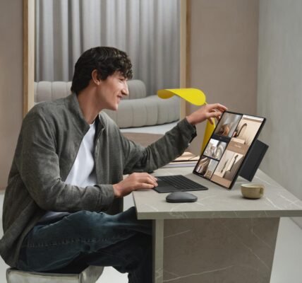 La doble pantalla deja de ser un lujo para convertirse en la nueva forma de trabajar