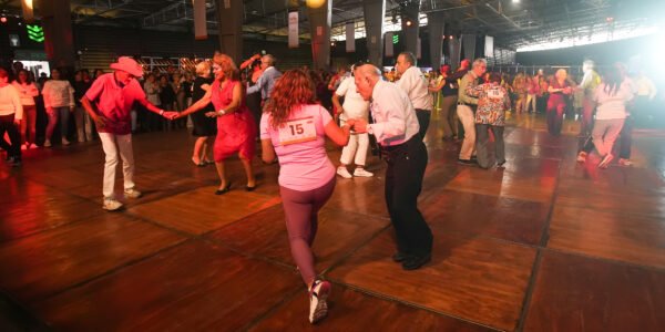 Fundación OCESA celebra a las personas adultas mayores con su tradicional baile Festejando a los Grandes