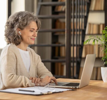 Aprender inglés después de los 40: los mitos que frenan a los adultos, según Berlitz México