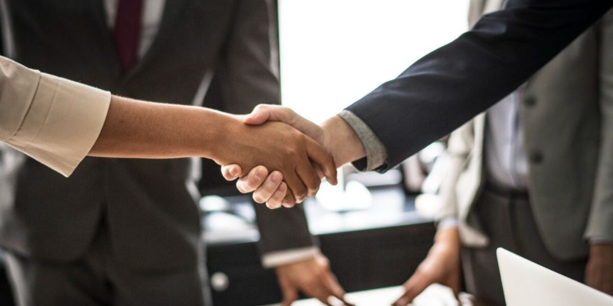 Vertiv colabora con ISECOM para su distribución en Argentina