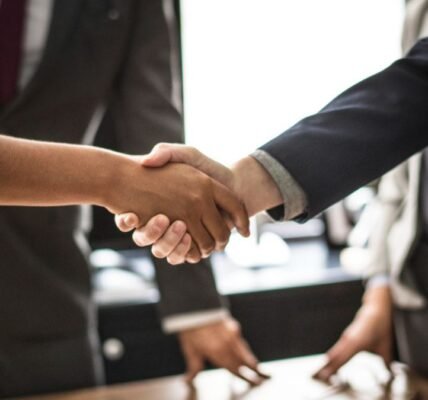 Vertiv colabora con ISECOM para su distribución en Argentina