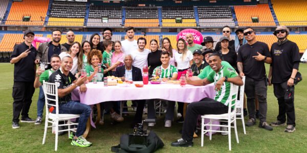Dirty Kitchen y Manzana Postobón celebran los 10 años de la Gloria Continental con una experiencia de marca