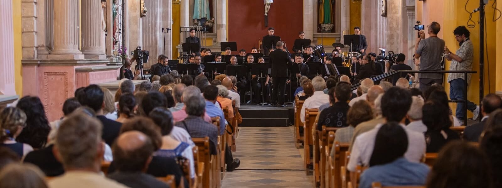 Angélica Retana y Philippe Cuper encabezan dos estrenos en el programa Levante y Alisio con la Banda de Música del Estado de Guanajuato