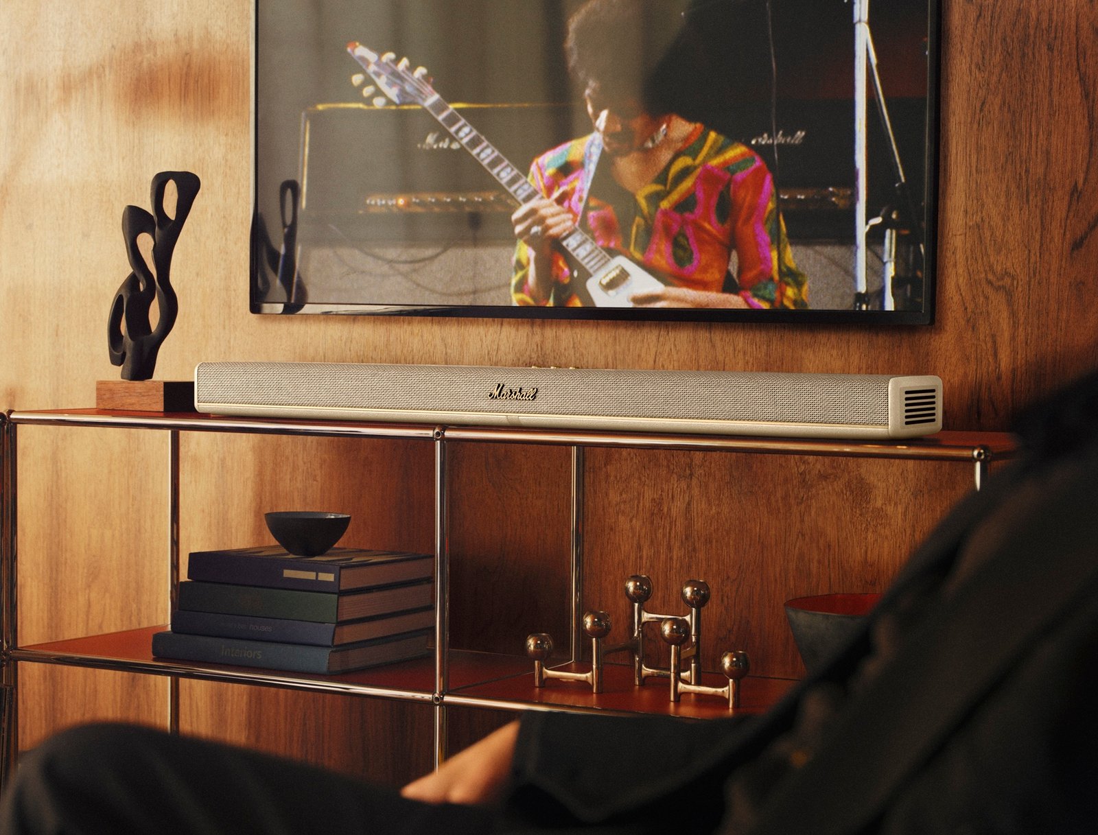 Marshall presenta Heston 120 Cream, su barra de sonido con Dolby Atmos en acabado crema